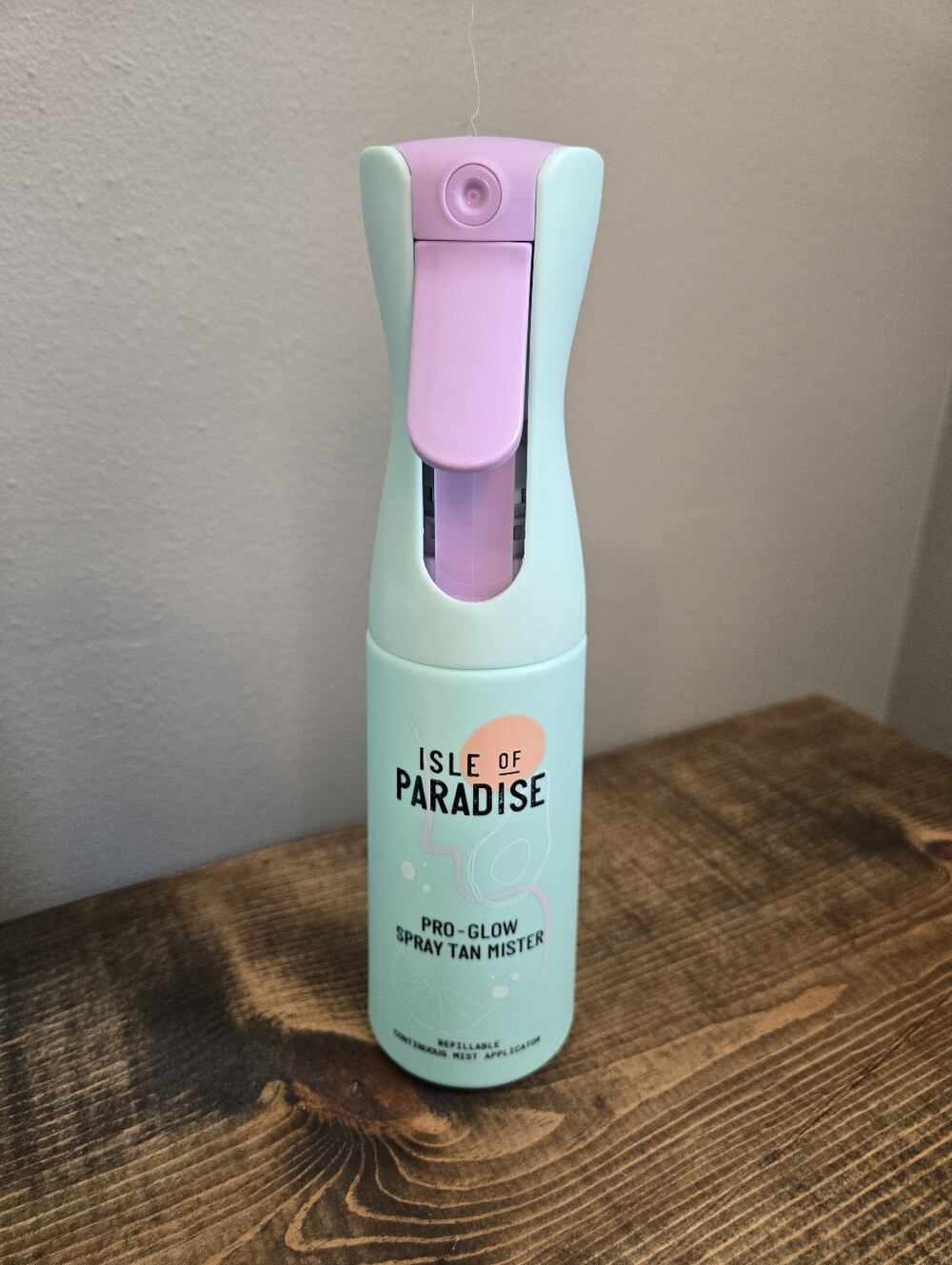 Isle of Paradise Pro-Glow Spray Tan Mister in Mint & Pink
